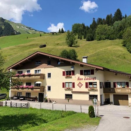 Pension & Ferienwohnungen Haus Edelweiss Holzgau Bagian luar foto