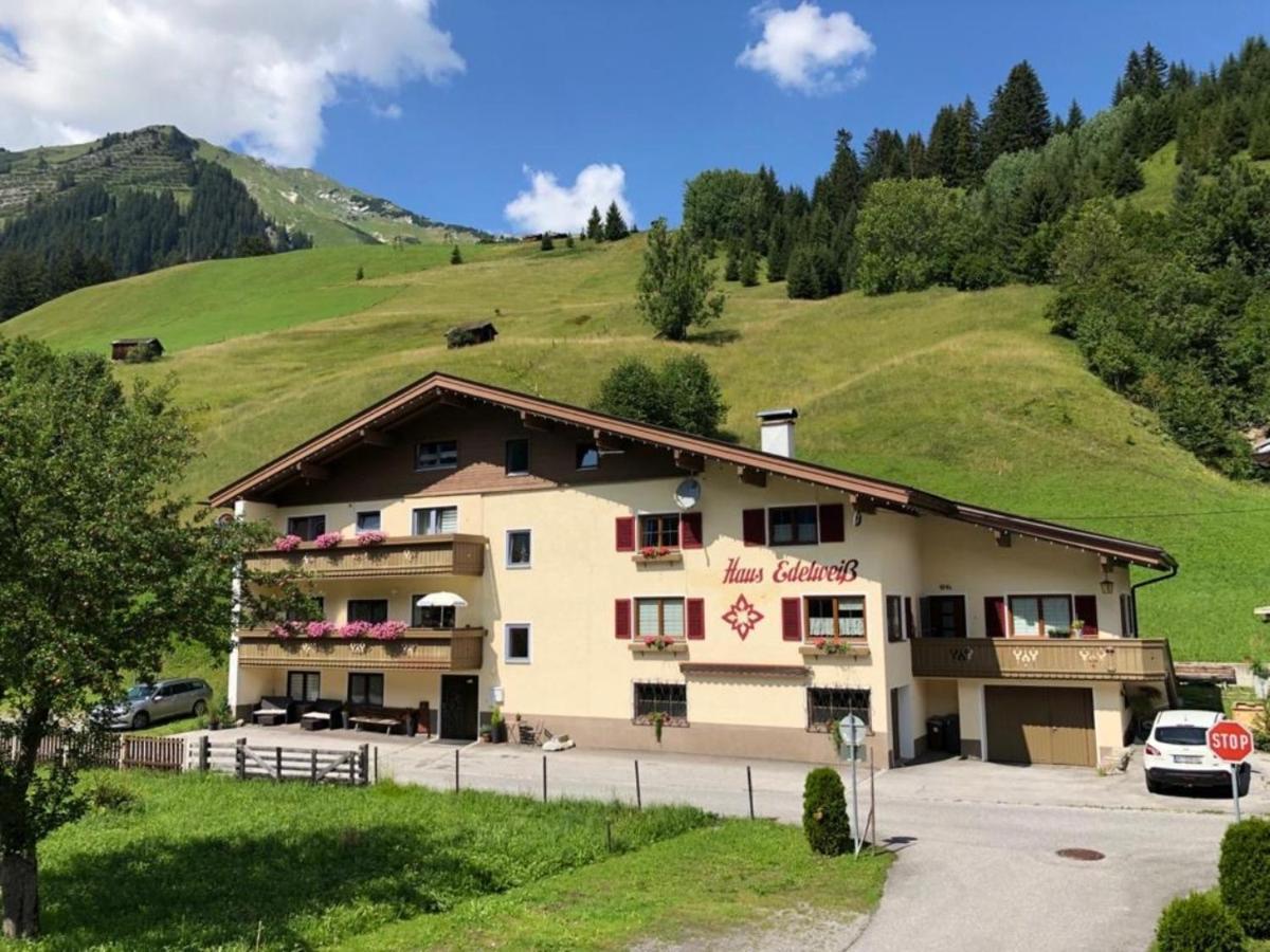 Pension & Ferienwohnungen Haus Edelweiss Holzgau Bagian luar foto